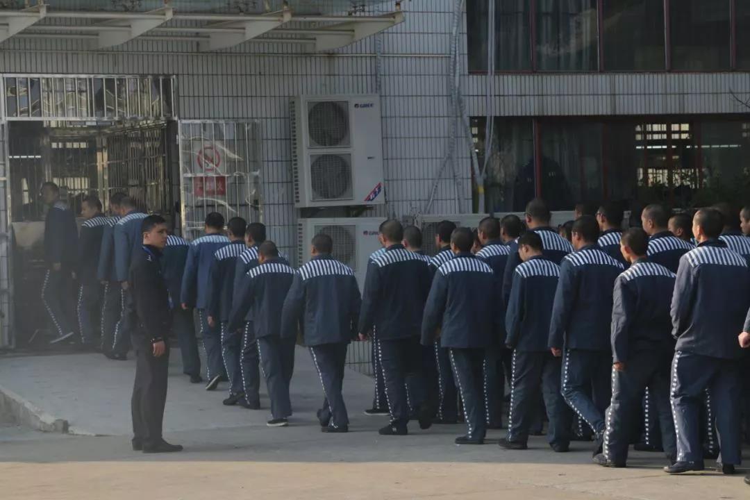 今天我当班 长江云记者探访洪山监狱基层民警的一天